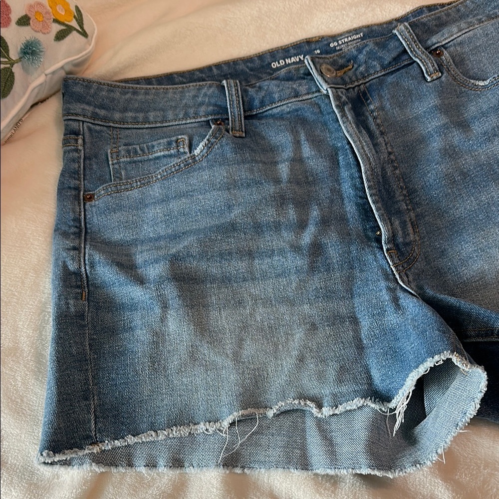 Old Navy Women's Blue Denim Shorts - Picture 3 of 4
